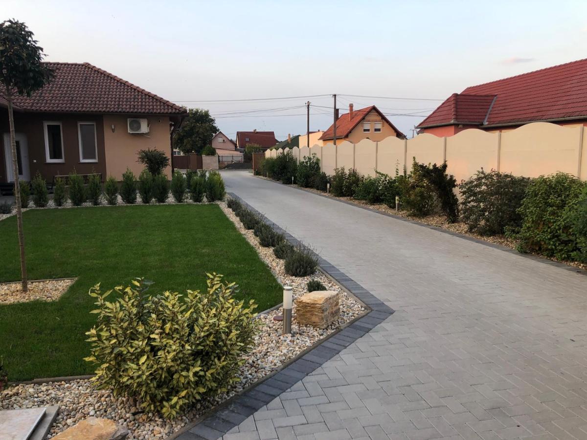 Rajczi Apartman Mohacs Luaran gambar